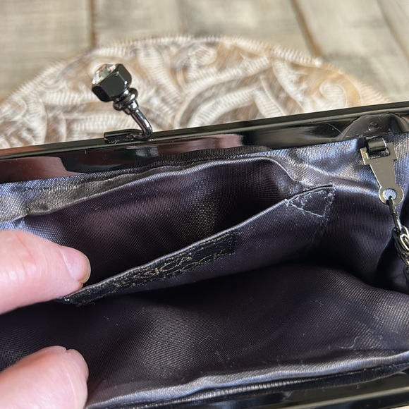 JESSICA MCCLINTOCK LEATHER GRAY KISS LOCK BLACK CHAIN STRAP EVENING BAG - Picture 6 of 12